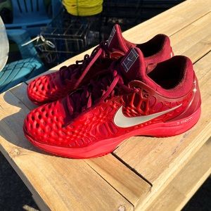 NIKE AIR ZOOM CAGE HC, TEAM RED METALLIC SILVER, SIZE 11
